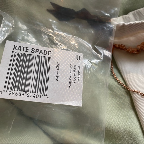 Kate Spade Dog Necklace - Mom Knows Best - Picture 14 of 14